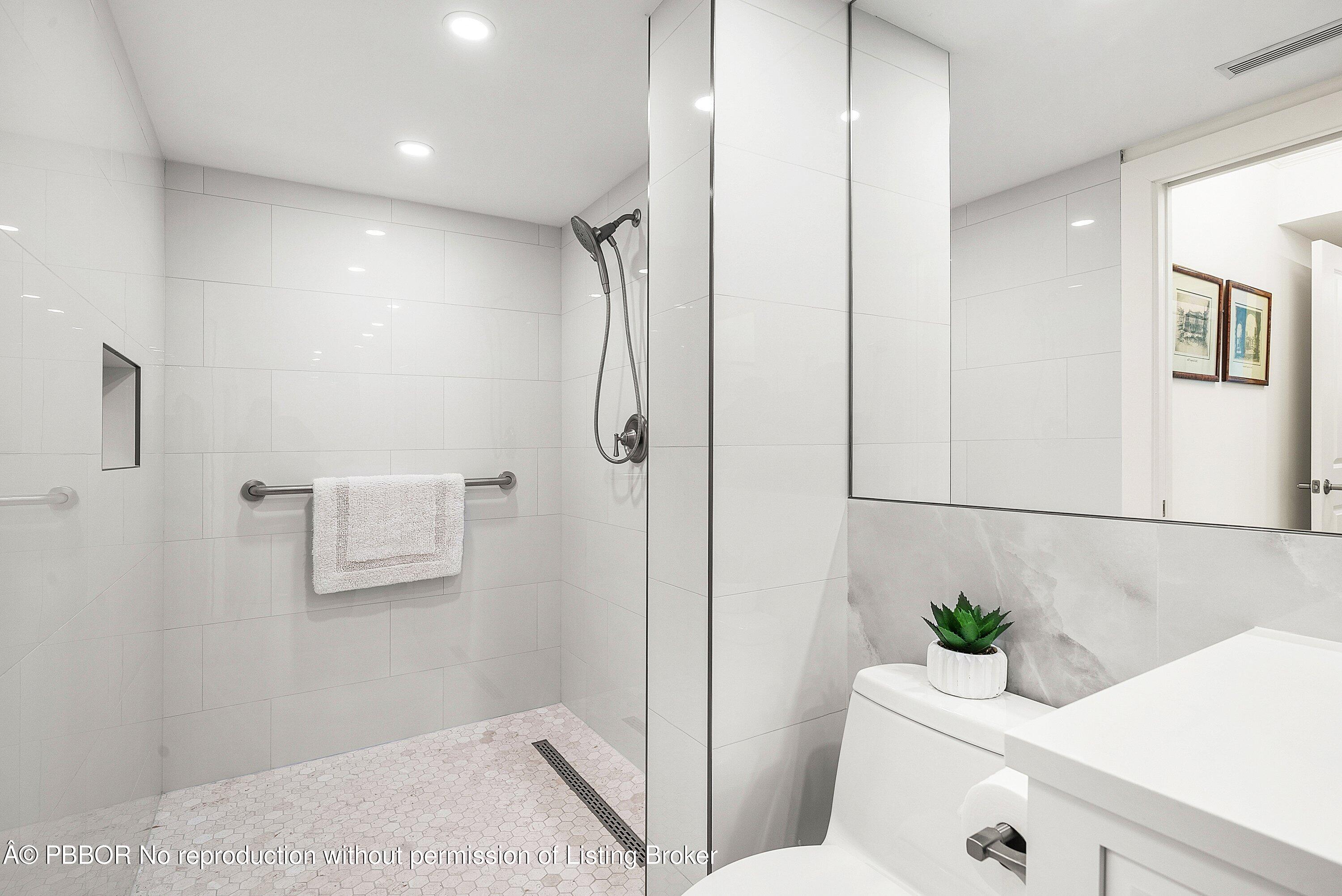 2170 Ibis Isle Road, Unit 20 Palm Beach, FL 33480 - Photo 23 of 52 017-2170IbisIsleRoad-2-PalmBeach-FL-3348