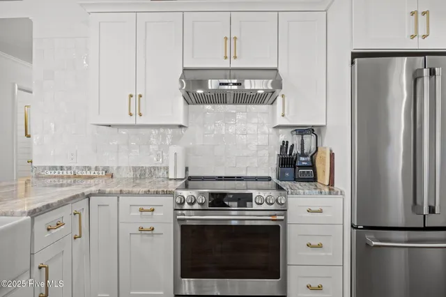 $659,000 | 2517 Waccamaw Shores Road, Lake Waccamaw, NC 28450