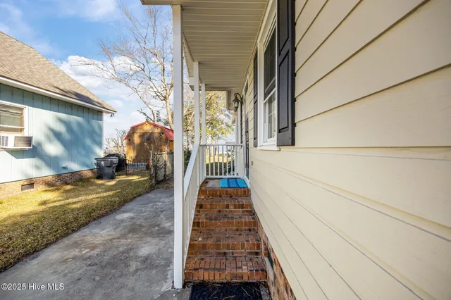 $659,000 | 2517 Waccamaw Shores Road, Lake Waccamaw, NC 28450