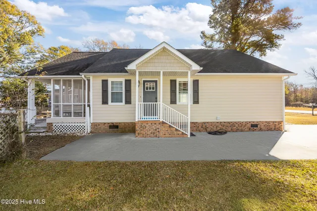 $659,000 | 2517 Waccamaw Shores Road, Lake Waccamaw, NC 28450