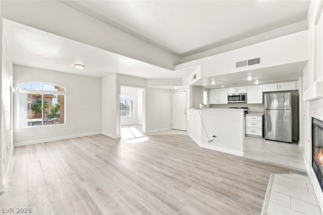 7400 West Flamingo Road, Unit 2013 Las Vegas, NV 89147 - Photo 6 of 34 Gallery Image 6