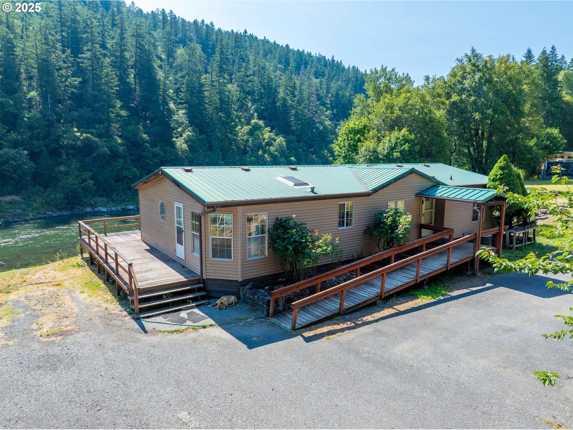 35925 Agness Illahe Road Agness, OR 97406 - Photo 4 of 41 Gallery Image 4