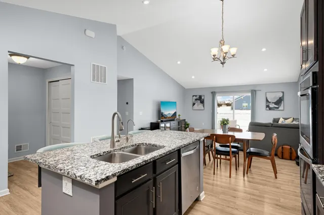 $475,000 | 13801 Apollo Avenue, Rosemount, MN 55068