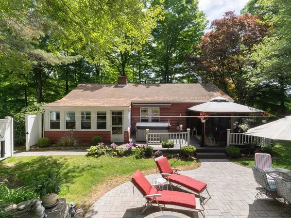 $400,000 | 386 Pleasant Street, Leicester, MA 01524