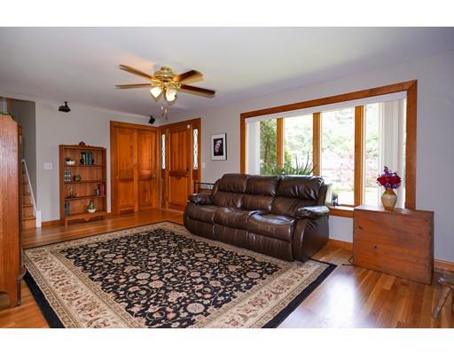 83 Robbins Road Sudbury, MA 01776 - Photo 5 of 28 Gallery Image 5