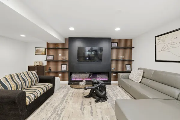 $734,900 | 1730 Butterfield Road, Flossmoor, IL 60422