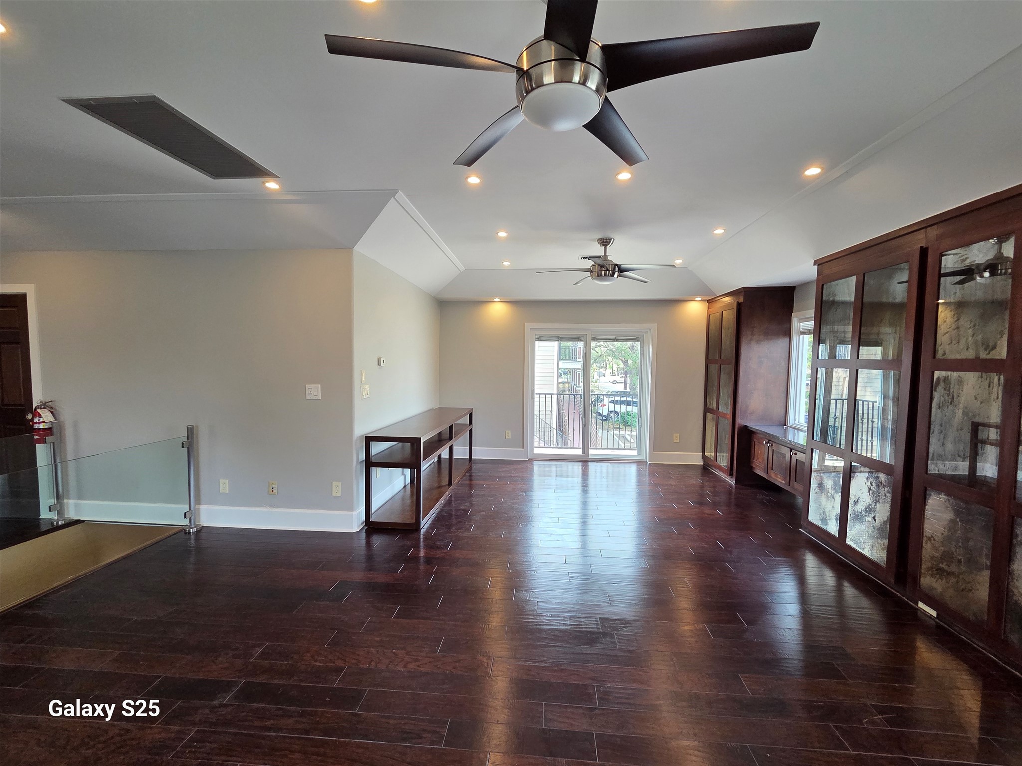 102 East 5th Street Houston, TX 77007 - Photo 6 of 44 Living Room