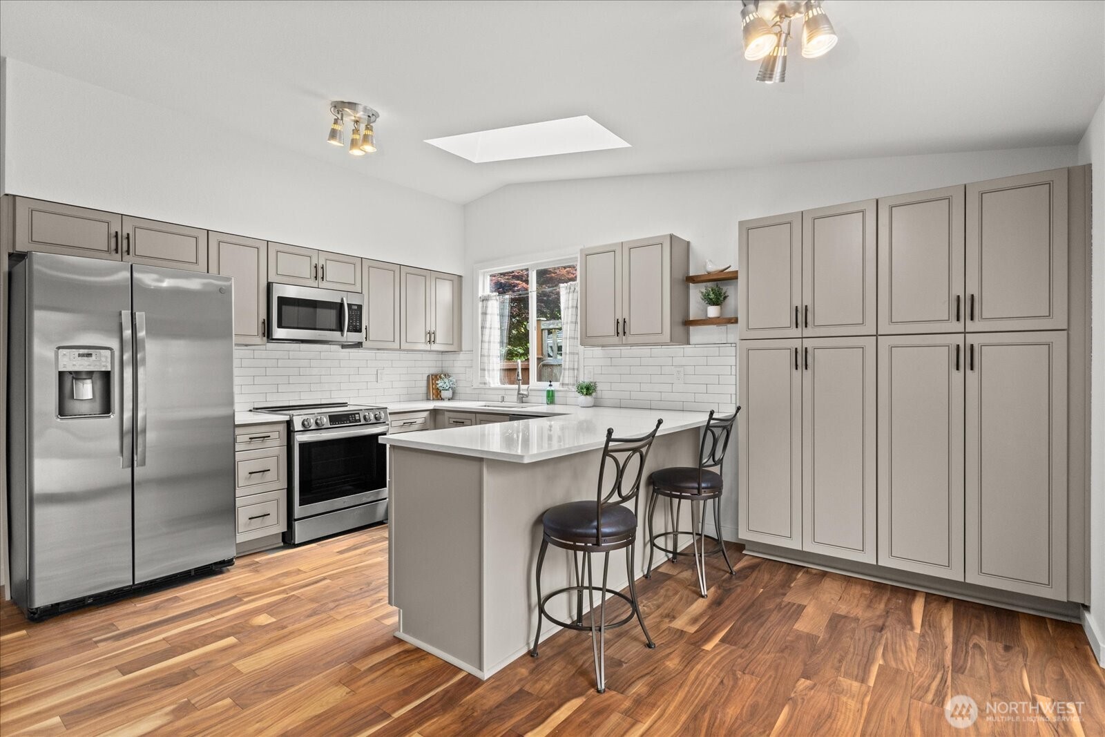 21653 Southeast 268th Street Maple Valley, WA 98038 - Photo 4 of 28