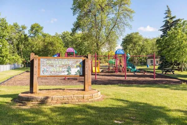 $314,900 | 5848 Pennsylvania Avenue North, Crystal, MN 55428