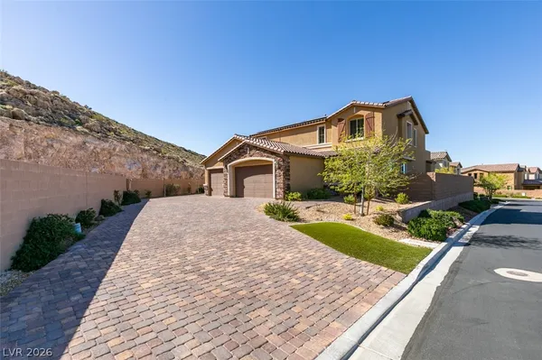 $5,994 | 12351 Champions Tour Drive, Las Vegas, NV 89141