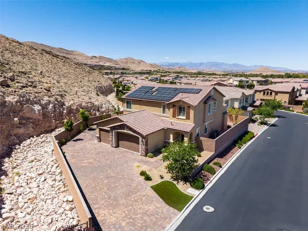 $4,589 | 12351 Champions Tour Drive, Las Vegas, NV 89141