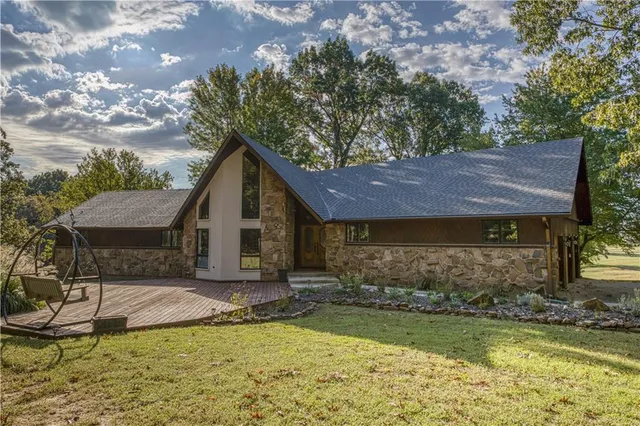 $344,900 | 1010 East 34th Street, Baxter Springs, KS 66713