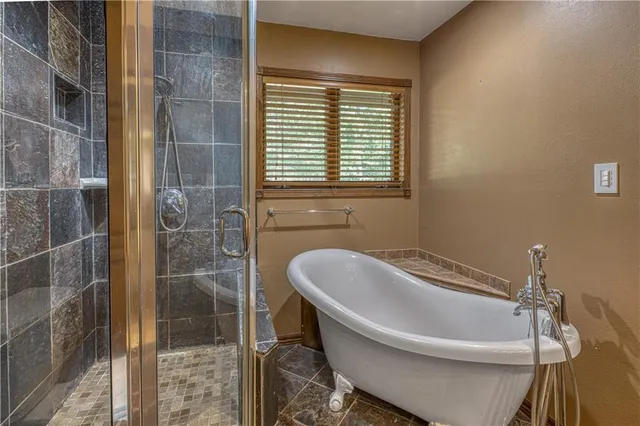 $344,900 | 1010 East 34th Street, Baxter Springs, KS 66713