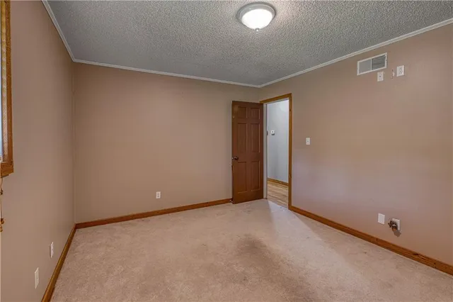 $344,900 | 1010 East 34th Street, Baxter Springs, KS 66713