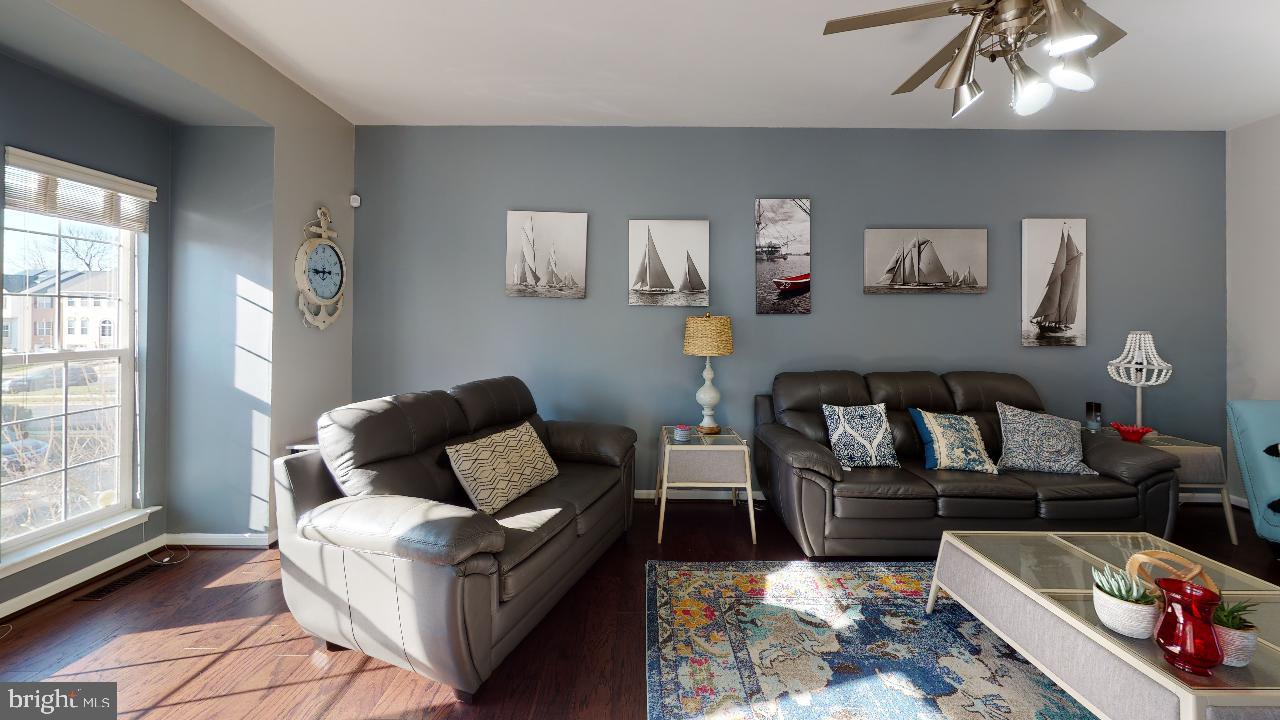 8709 Riverscape Court Odenton, MD 21113 - Photo 12 of 65 Living room