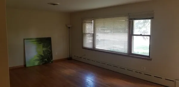 $2,900 | 1220 83rd Street, Downers Grove, IL 60516