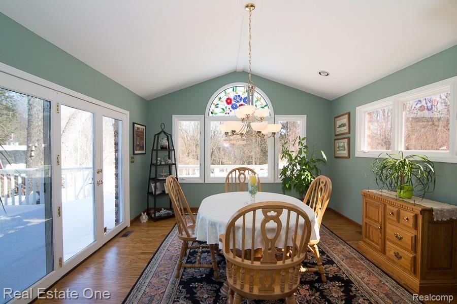 4033 Collins Road Rochester, MI 48306 - Photo 10 of 25 Collins_w_17.jpg