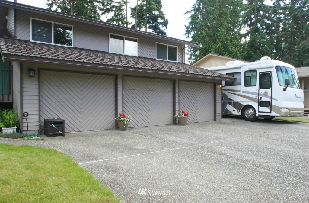 14224 148th Place Southeast Renton, WA 98059 - Photo 2 of 15