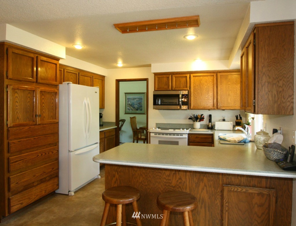 14224 148th Place Southeast Renton, WA 98059 - Photo 7 of 15