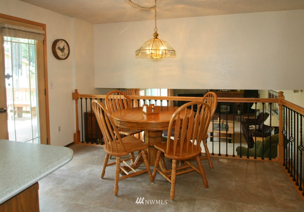 14224 148th Place Southeast Renton, WA 98059 - Photo 8 of 15