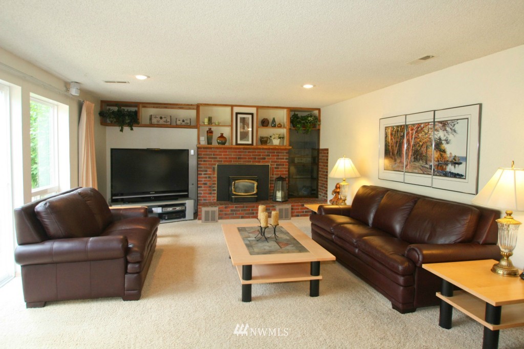 14224 148th Place Southeast Renton, WA 98059 - Photo 9 of 15