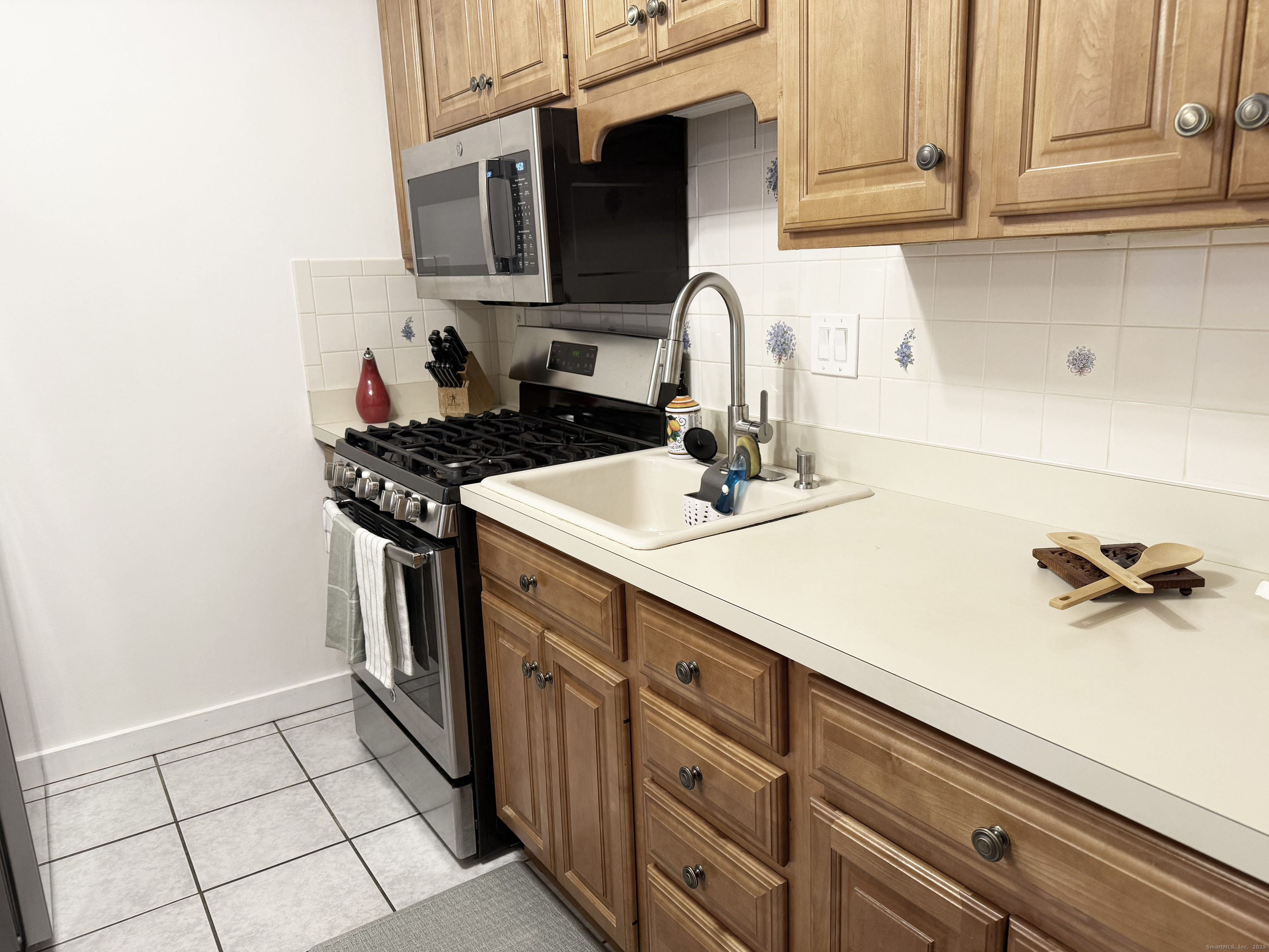 160 Fairfield Woods Road, Unit 35 Fairfield, CT 06825 - Photo 5 of 20