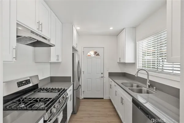 $3,295 | 5339 Bellingham Avenue, Valley Village, CA 91607
