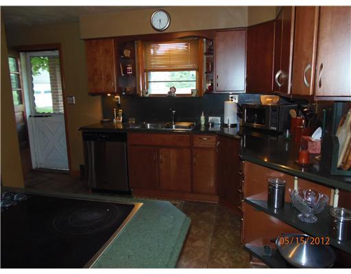 2139 Old 422 Summit Butler, PA 16002 - Photo 7 of 18 Kitchen.