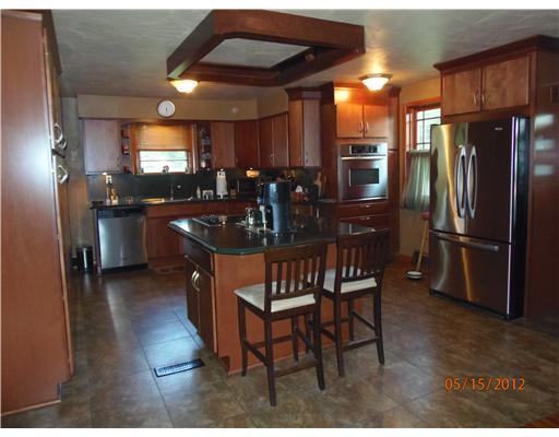 2139 Old 422 Summit Butler, PA 16002 - Photo 8 of 18 Kitchen.