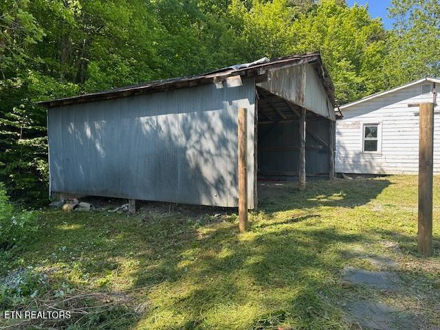 425 Airport Road Bybee, TN 37713 - Photo 10 of 16 pic8