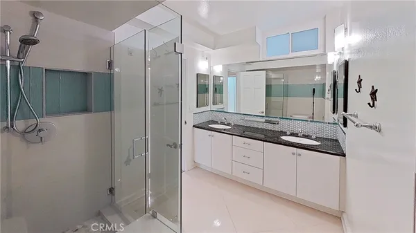 $5,600 | 310 Fernando Street, Unit 105, Newport Beach, CA 92661