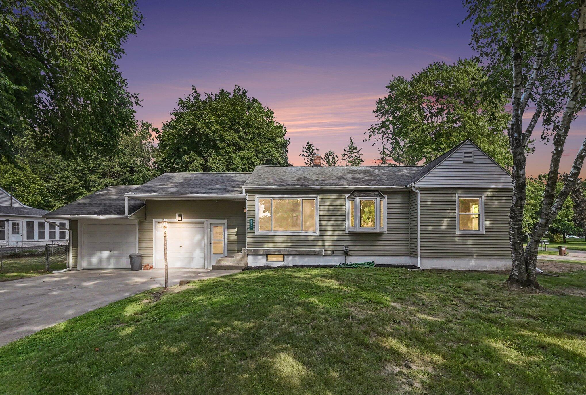 2531 Ashton Road Jackson, MI 49203 - Photo 2 of 30 001_file_4904
