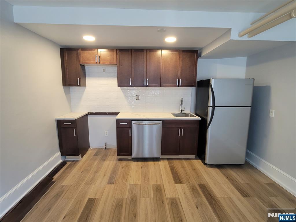 27 Russell Avenue, Unit 1 Edgewater, NJ 07020 - Photo 2 of 19