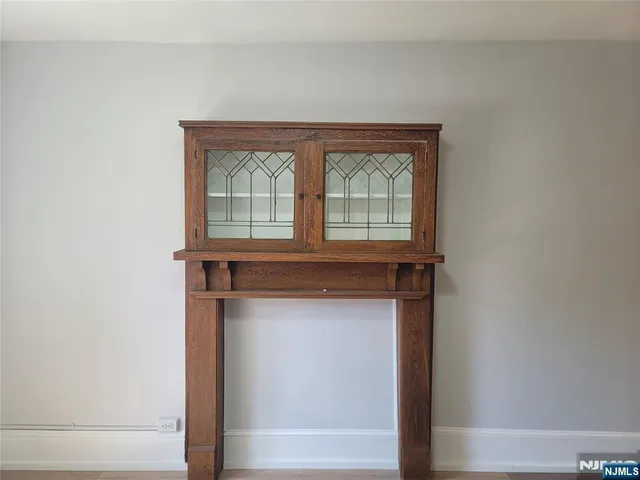 $2,900 | 27 Russell Avenue, Unit 1, Edgewater, NJ 07020