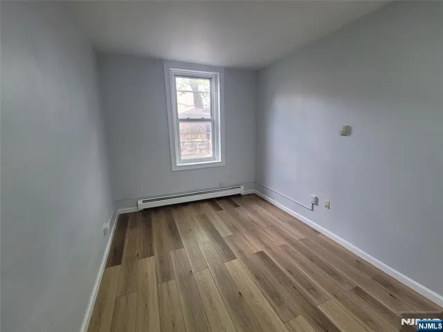 $2,900 | 27 Russell Avenue, Unit 1, Edgewater, NJ 07020