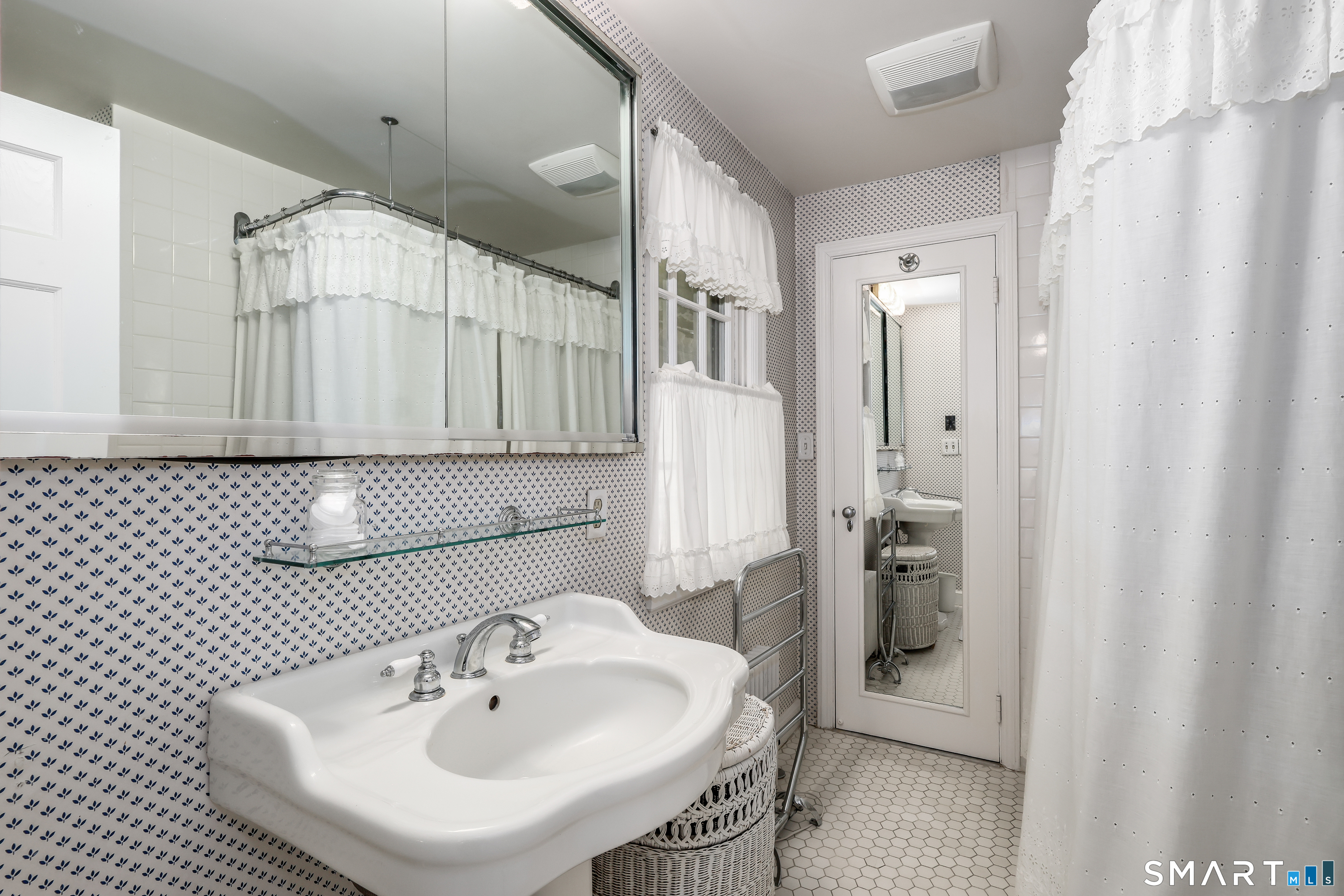 63 Cannon Road Wilton, CT 06897 - Photo 28 of 36