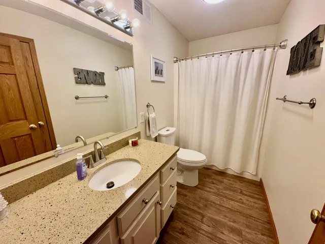 $309,900 | 1509 Meadowlark Court, Thief River Falls, MN 56701