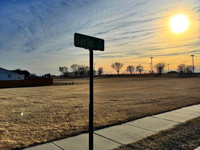 $19,995 | 414 Berlin Circle, Marshall, MN 56258