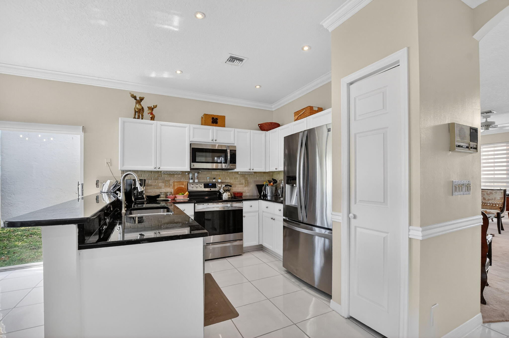 7323 Panache Way Boca Raton, FL 33433 - Photo 17 of 46 17-web-or-mls-DSC_6815