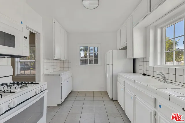 $719,900 | 6506 Babcock Avenue, North Hollywood, CA 91606