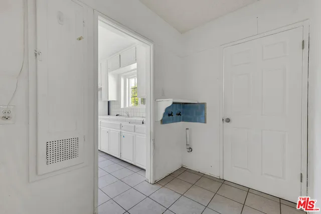 $719,900 | 6506 Babcock Avenue, North Hollywood, CA 91606