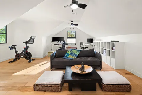 $1,690,110 | 10721 Fountainbleu Circle, Austin, TX 78750