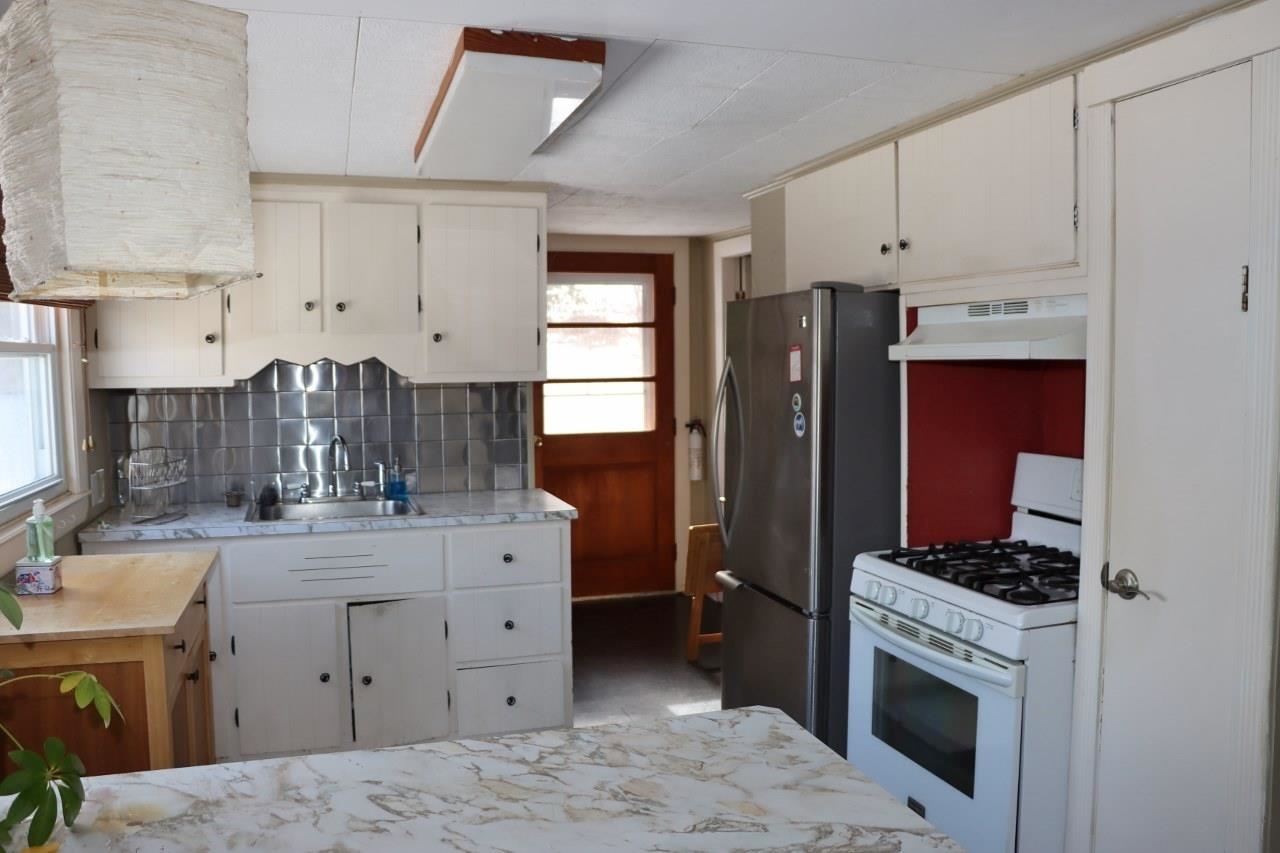 135 Union Street Springfield, VT 05156 - Photo 6 of 14