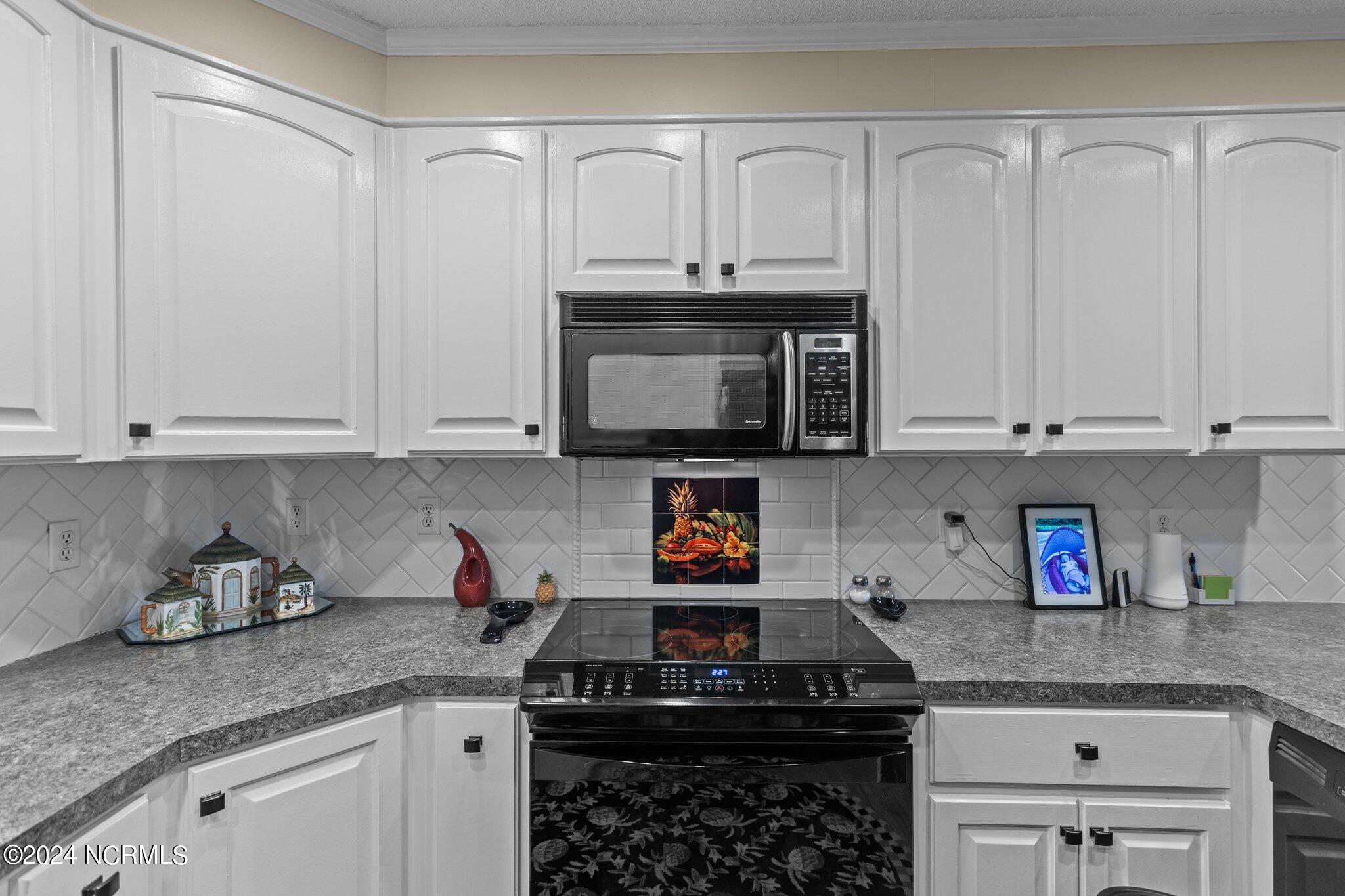 411 Taylor Heath Road Kinston, NC 28501 - Photo 16 of 49 Kitchen