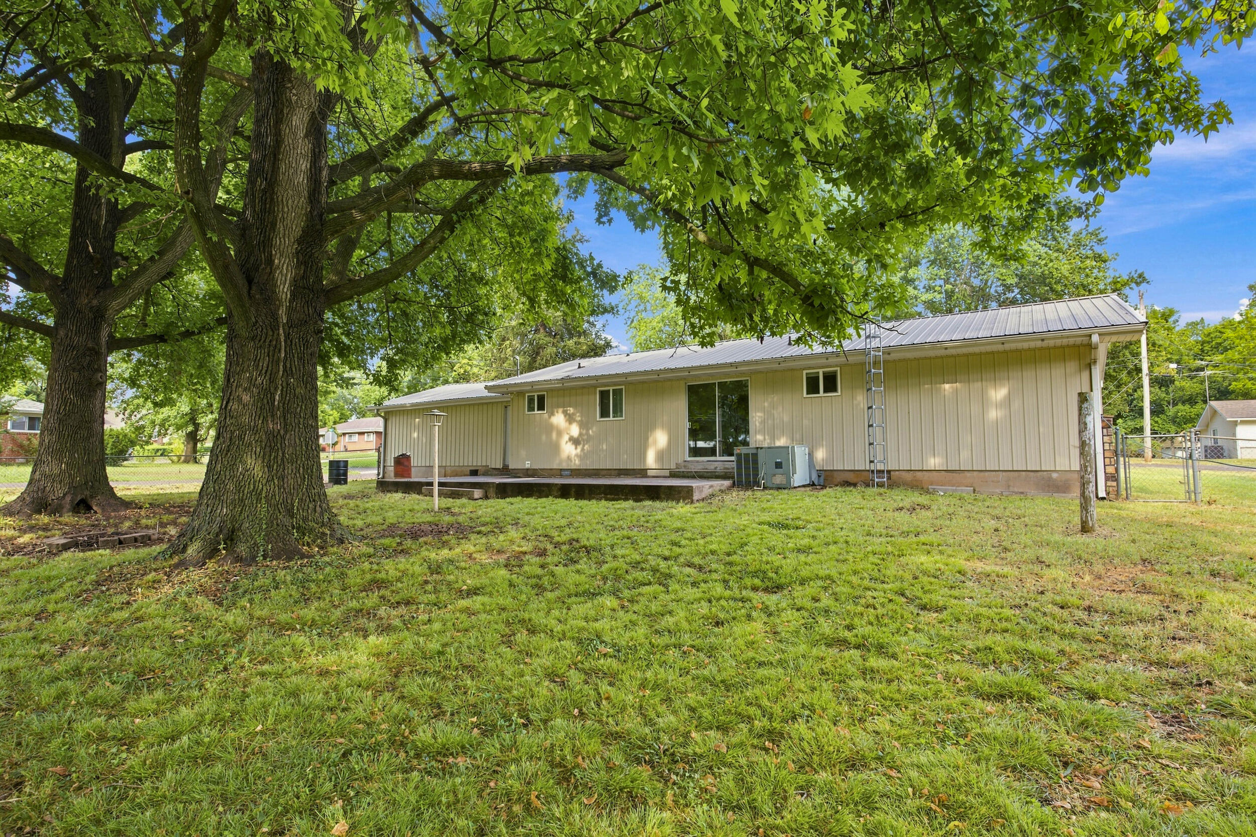 1314 7th Street Monett, MO 65708 - Photo 7 of 40 _dsc1360