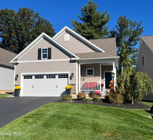 $495,000 | 15 Bradley Circle, Halfmoon, NY 12065