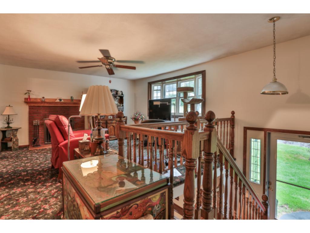 11 Gordon Road Derry, NH 03038 - Photo 3 of 19