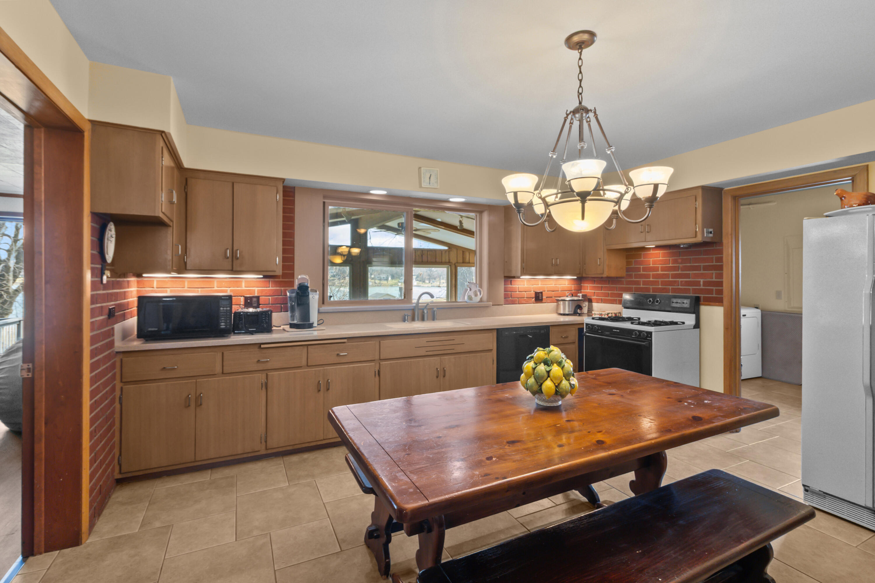 N1140 Tombeau Road Bloomfield, WI 53128 - Photo 12 of 46 Kitchen