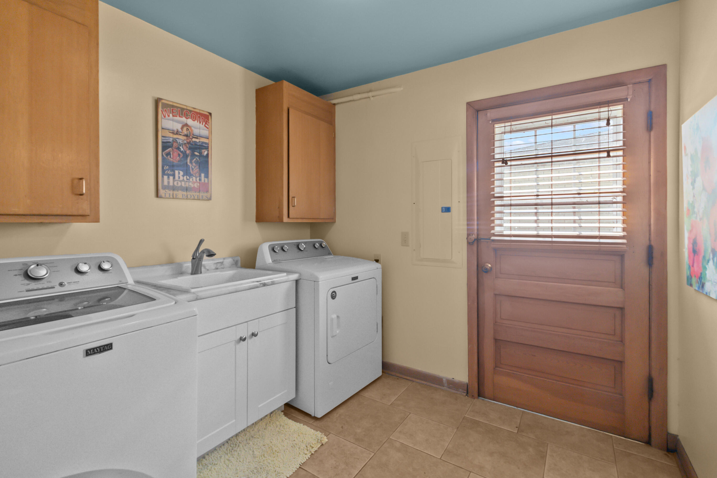 N1140 Tombeau Road Bloomfield, WI 53128 - Photo 25 of 46 Laundry on Main