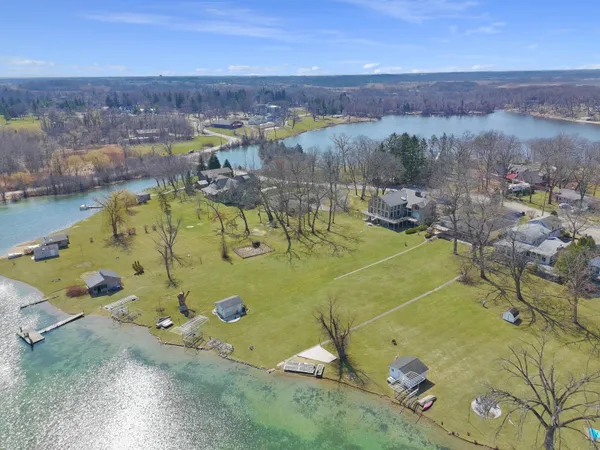 $1,099,700 | N1140 Tombeau Road, Bloomfield, WI 53128